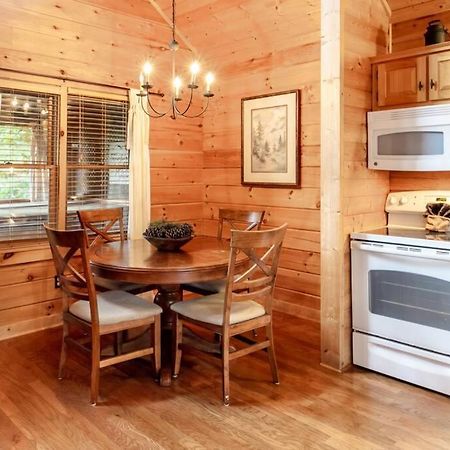 Nice View Fireplace, Hot Tub, Porch Bed, Private Sevierville Εξωτερικό φωτογραφία