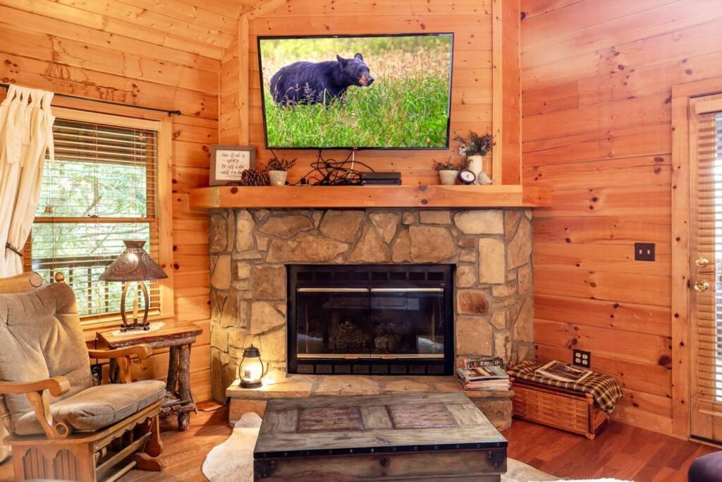 Nice View Fireplace, Hot Tub, Porch Bed, Private Sevierville Εξωτερικό φωτογραφία
