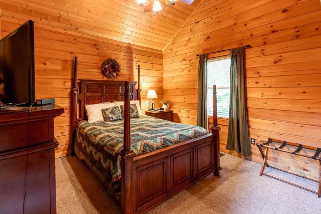 Nice View Fireplace, Hot Tub, Porch Bed, Private Sevierville Εξωτερικό φωτογραφία