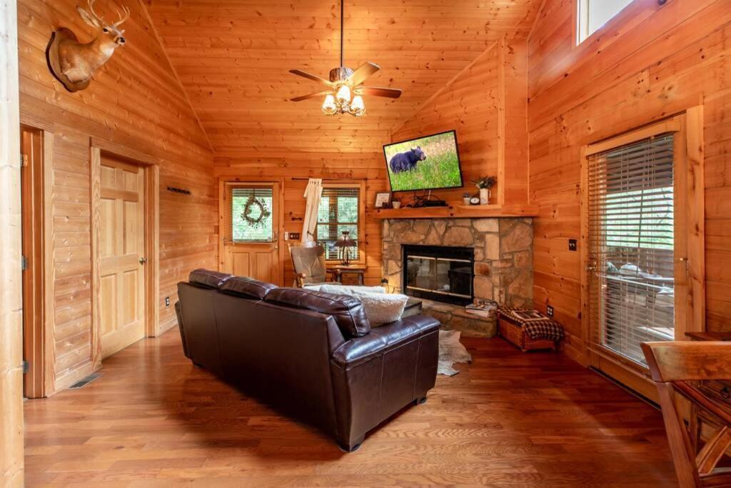 Nice View Fireplace, Hot Tub, Porch Bed, Private Sevierville Εξωτερικό φωτογραφία