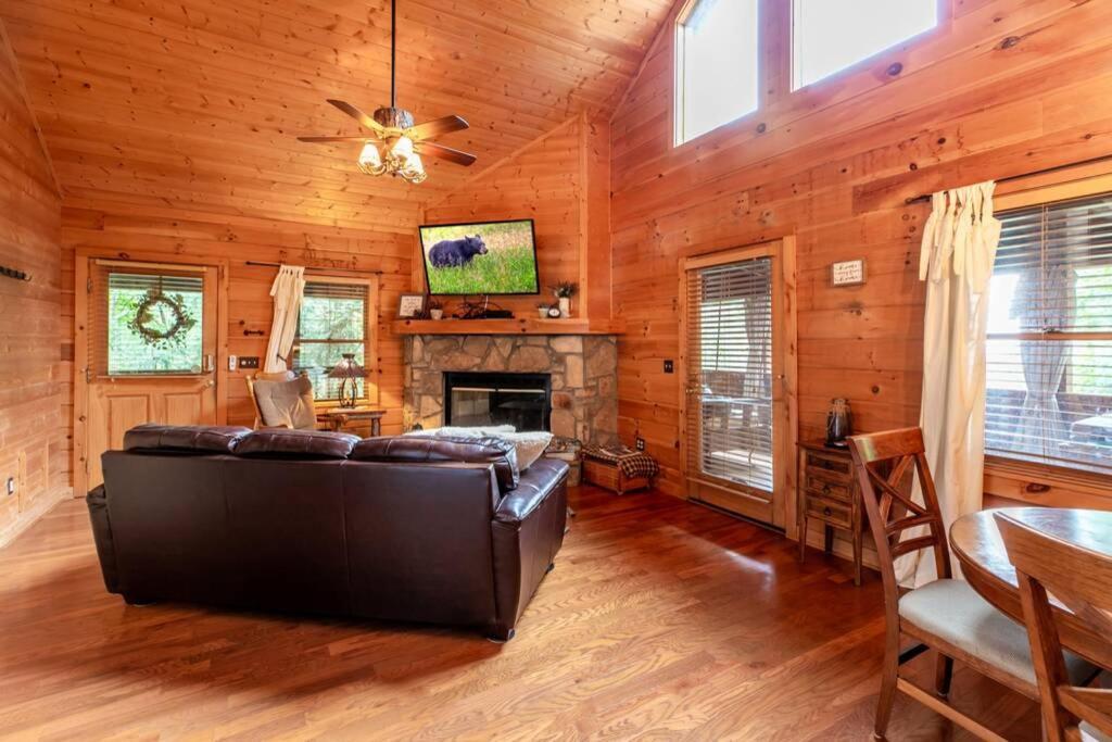 Nice View Fireplace, Hot Tub, Porch Bed, Private Sevierville Εξωτερικό φωτογραφία