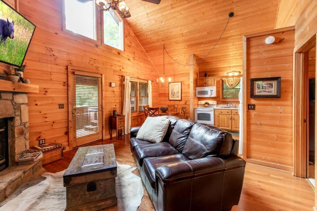 Nice View Fireplace, Hot Tub, Porch Bed, Private Sevierville Εξωτερικό φωτογραφία