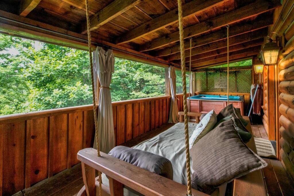Nice View Fireplace, Hot Tub, Porch Bed, Private Sevierville Εξωτερικό φωτογραφία