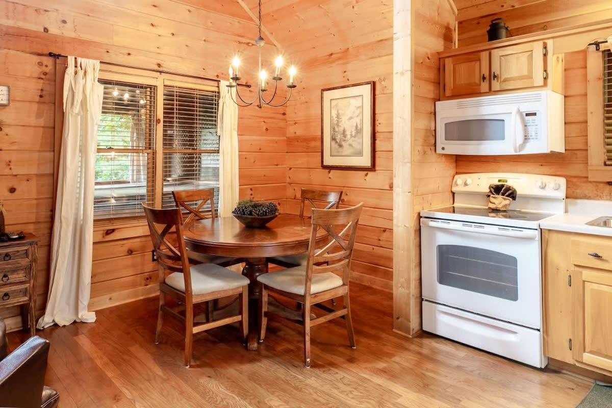 Nice View Fireplace, Hot Tub, Porch Bed, Private Sevierville Εξωτερικό φωτογραφία